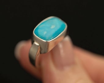 Vintage Larimar Sterling Silver Ring · Blue Caribbean Stone · Modernist Signet Style