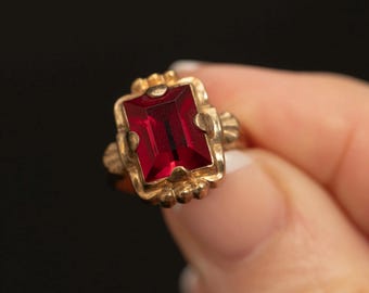 Vintage Ruby Paste Ring · 10k Rolled Gold · Petite Deco Style