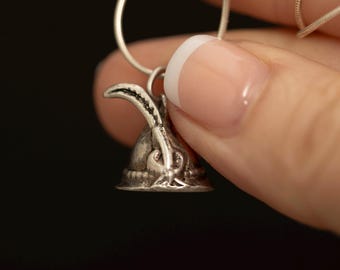 Vintage 800 Silver Tyrolean Hat Pendant · Robin Hood Charm