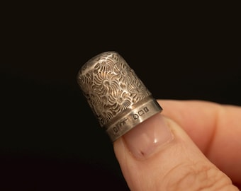 Antique 1905 Sterling Silver Thimble · Floral No. 9 · English Hallmarked