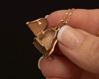 Vintage 10K Gold Baby Grand Piano Charm · Working Hinged Lid Pendant