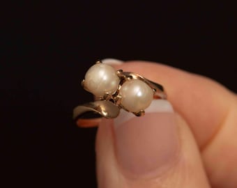 Vintage 10k Gold Toi et Moi Bypass Ring with 2 Cultured Pearls · Size 4.25