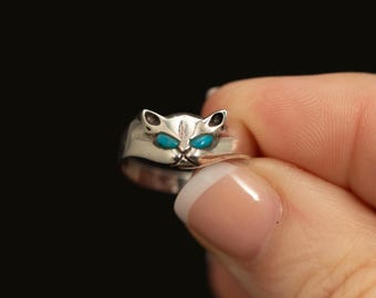Vintage Turquoise Cat Ring · Sterling Silver Feline Face Band