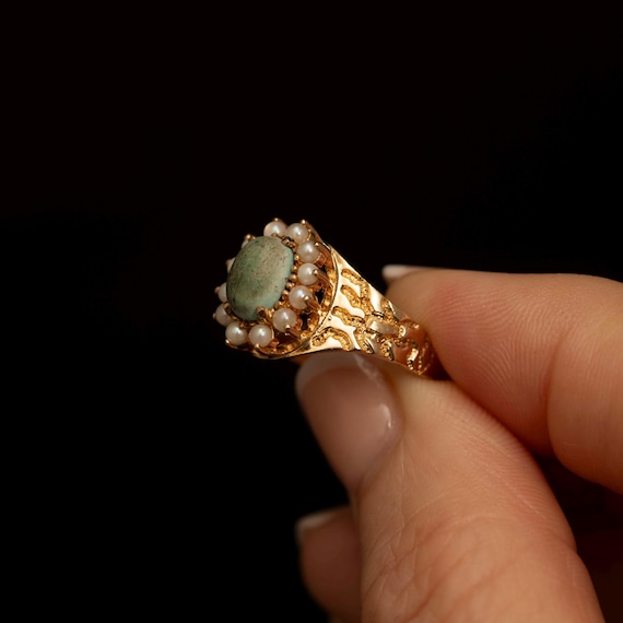 Vintage 10k Gold Ring with Green Cabochon & Seed Pearls · Size 6.25