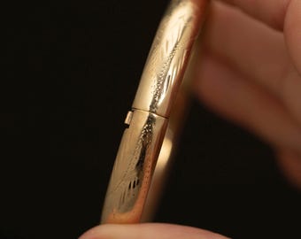 Vintage 14k Gold Engraved Bangle Bracelet · Hidden Clasp · Hinged
