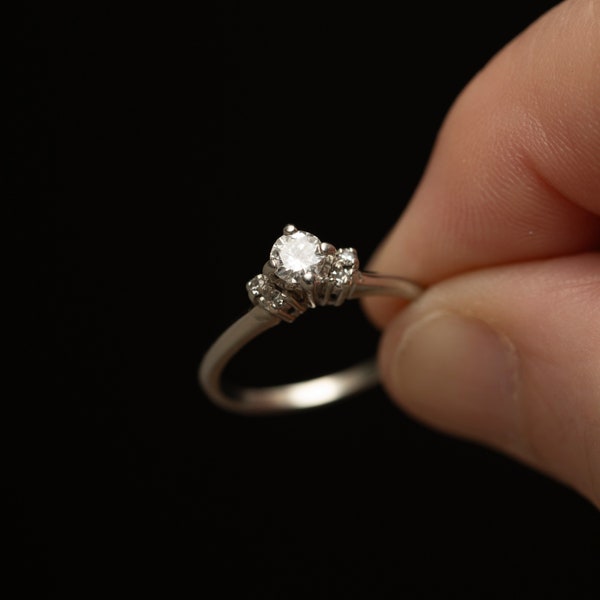 Vintage 14K White Gold Solitaire Engagement Ring with Side Diamonds