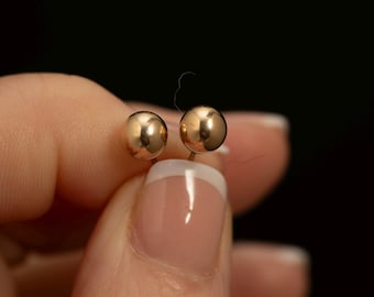 Vintage 9K Gold Ball Stud Earrings · Classic 375 Yellow Gold Studs