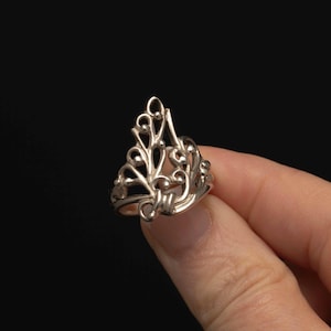 Vintage Silver Filigree Floral Spray Fan Statement Ring