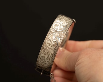 Vintage 1960 Hallmarked Silver Engraved Bangle Bracelet · Floral Scrollwork · Safety Chain