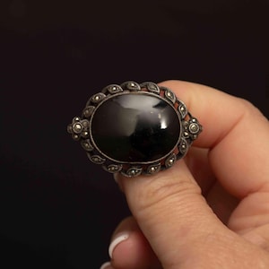 Vintage Oval Onyx & Marcasite Brooch in Sterling Silver, Stamped 925