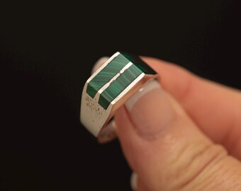Vintage Mexican Malachite Ring · Sterling Silver · Size 11