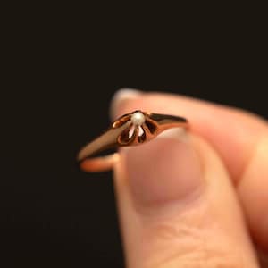 Vintage 14k Gold Belcher Set Seed Pearl Ring – Size 7, 1.6g
