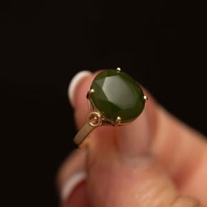 Vintage 14k Gold Faceted Jade Ring – Deep Green Oval Jade – Size 6 – 2.3g – Estate Gold Ring