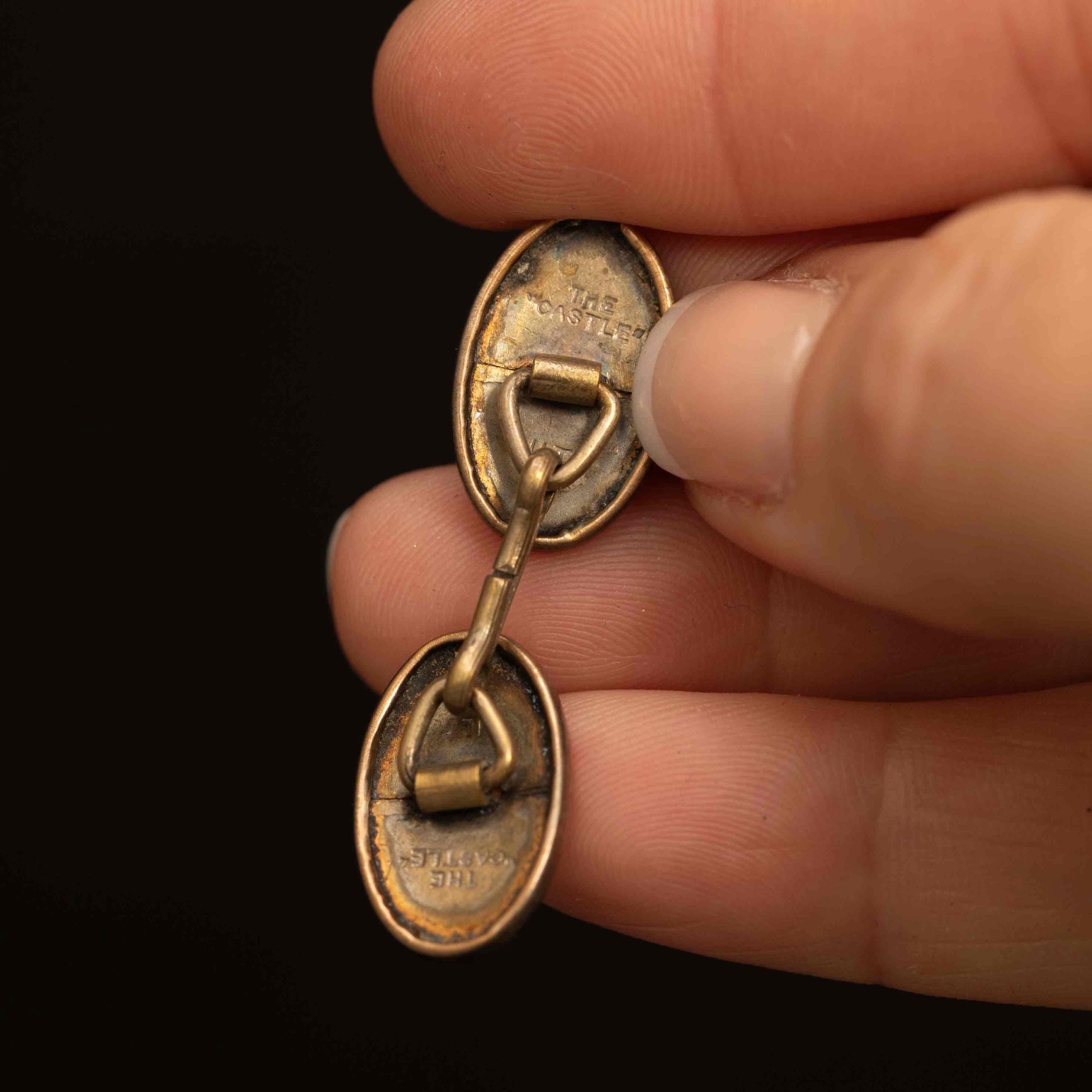 Paire De Boutons De Manchette Anciens Dorés En Forme De Fer à Cheval – Style Vintage élégant