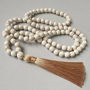 Collana Mala Howlite, collana con nappa annodata a mano, collana per meditazione yoga, 108 collane Mala, collana lunga beige, regalo uomo donna