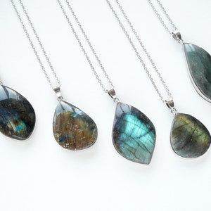 Labradorite Necklace Labradorite Pendant Silver Natural Labradorite Jewelry for Man Women Gift Boho Grey Stone Necklace Gemstone Pendant