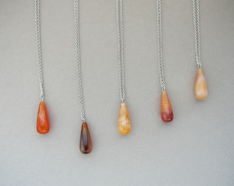 Carnelian Necklace Red Gemstone Healing Necklace Carnelian Jewelry Orange Drop Pendant Necklaces for Women Crystal Necklace for Mom Gift