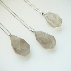 Big Smoky Quartz Necklace Raw Smoky Quartz Pendant Crystal Necklaces for Women Natural Quartz Crystal Jewelry Healing Crystal Yoga Gift