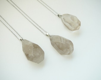 Big Smoky Quartz Necklace Raw Smoky Quartz Pendant Crystal Necklaces for Women Natural Quartz Crystal Jewelry Healing Crystal Yoga Gift