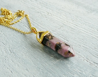 Rhodonite Necklace Natural Rhodonite Pendant Healing Crystal Necklace for Women Men Gemstone Necklace Gold Energy Crystals Point Pendant