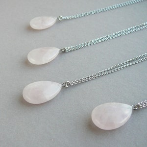 Rose Quartz Crystal Necklace Drop Rose Quartz Pendant Natural Rose Quartz Jewelry Healing Necklace for Women Gift for Girlfriend Sister Gift