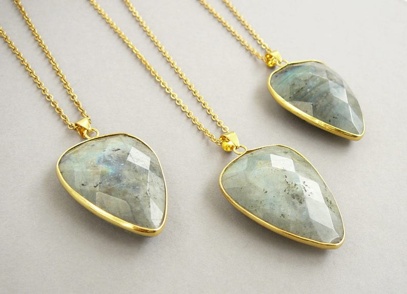 Perry Short Pendant Gold Necklace in Raspberry Labradorite