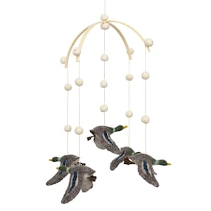 Móvil de bebé con diseño de pato real: decoración infantil de lana hecha a mano, móvil de cuna con reliquia