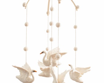 Preorder,  Swan mobile-Baby Mobile - Nursery Decor - Ballerina - Swan - Felt Balls - Felt -Scandinavian decor