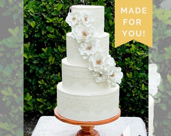 The Classic Wedding Cake Cascade  - A Set of 8 White Open Rose Sugar Flowers with Gold Details