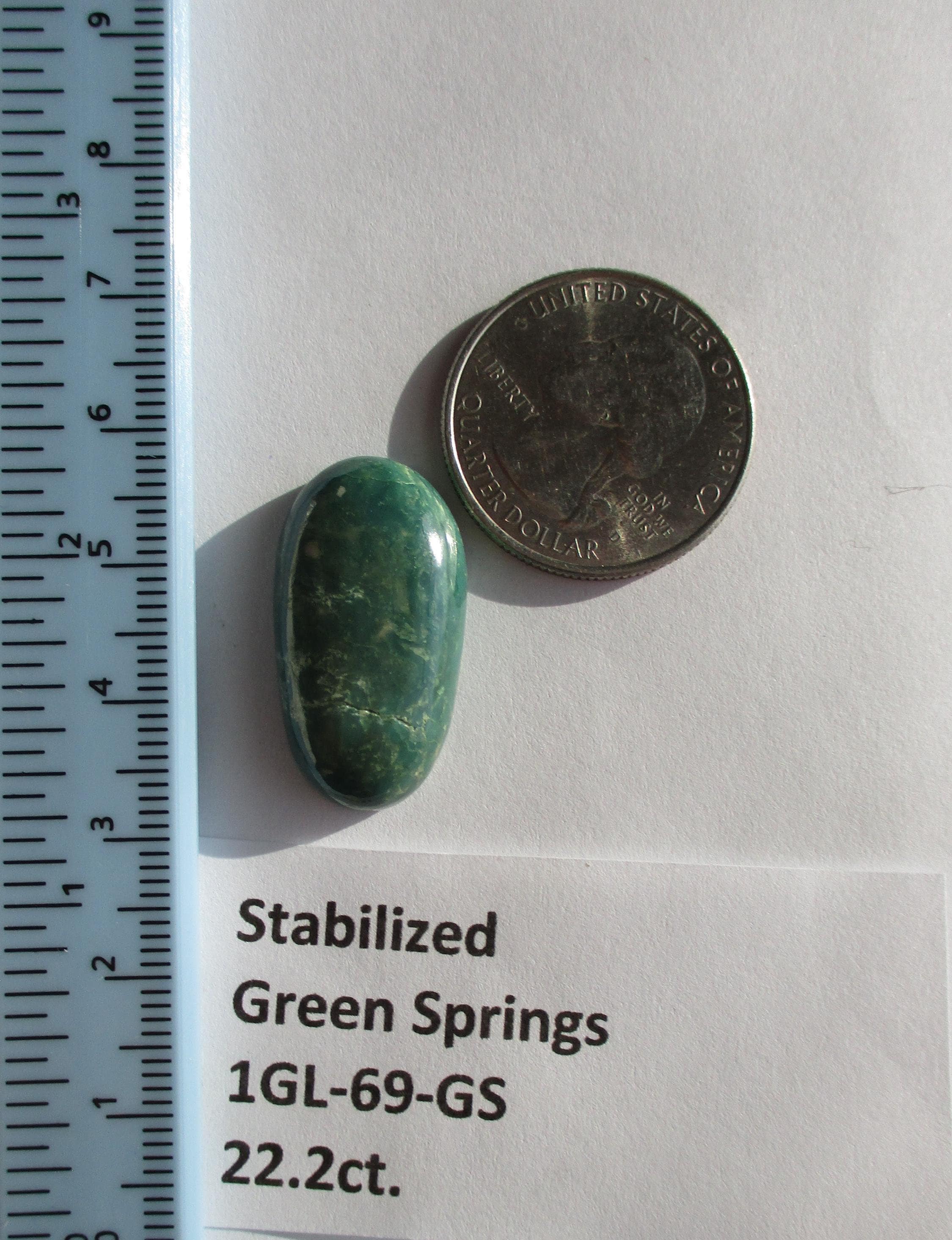 グリーンストーン　緑色の石　2kg程 22.2 Ct. (27x15x7 Mm) Stabilized Green Springs Turquoise Cabochon