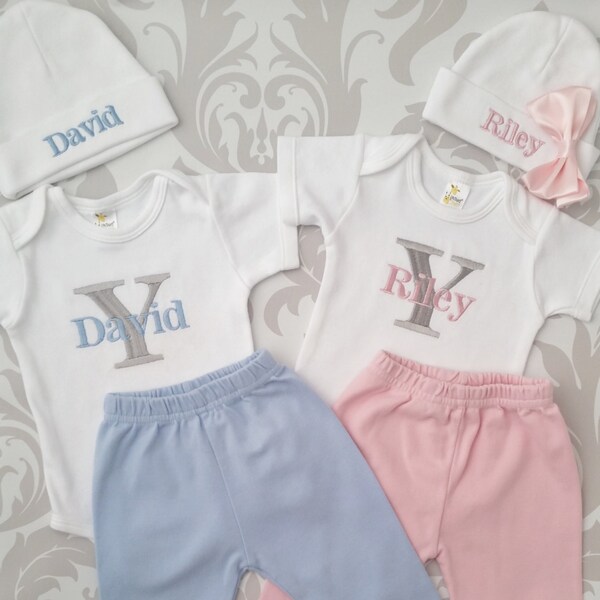 Baby Twins Coming Home Outfits Newborn Twin Hats Personalized Bodysuits with pants and Caps with names