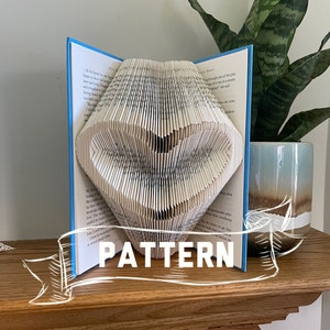 Padrão de livro dobrado com coração invertido - Escultura de livro - presente de primeiro aniversário para ele ou ela - Data de aniversário do marido, esposa - Presente de casamento