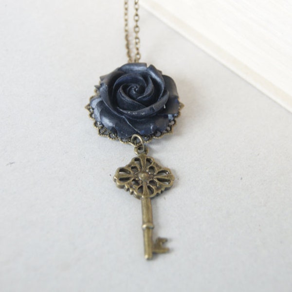Black Rose Necklace, Key Pendant Necklace, Bronze Necklace, Resin Rose, Flower Jewelry, Gift Idea, Gift for Her, Long Necklace, Vintage Insp