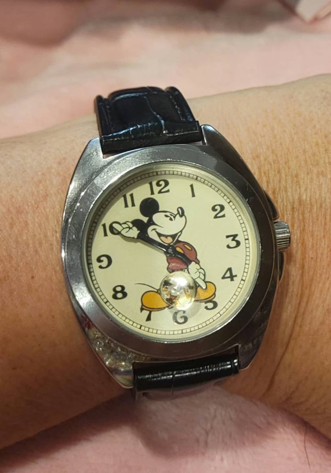Vintage Disney Mickey Mouse Wrist Watch With Second Hand Crystal Etsy 日本