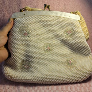 Vintage 1950&#39;s White Floral Bead Cord Purse/Handbag