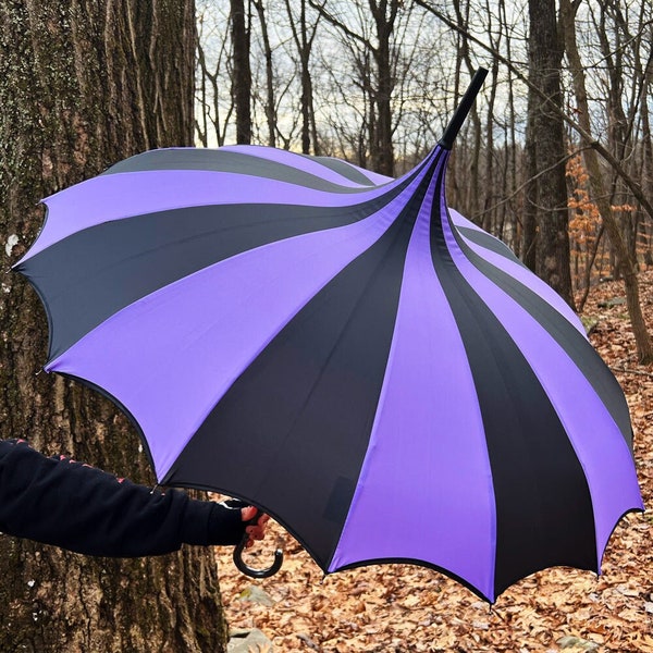 Batwing Pagoda Umbrella [BLACK/PURPLE STRIPED]