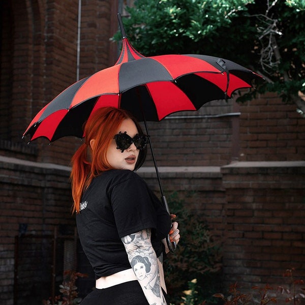 Batwing Pagoda Umbrella [BLACK/RED STRIPED]