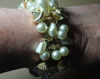 Vintage Bracelet - FREE SHIPPING to USA and Canada