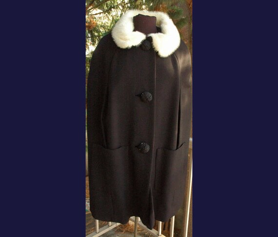 Frank Gallant Vintage Couture Wool Cape with Whit… - image 2