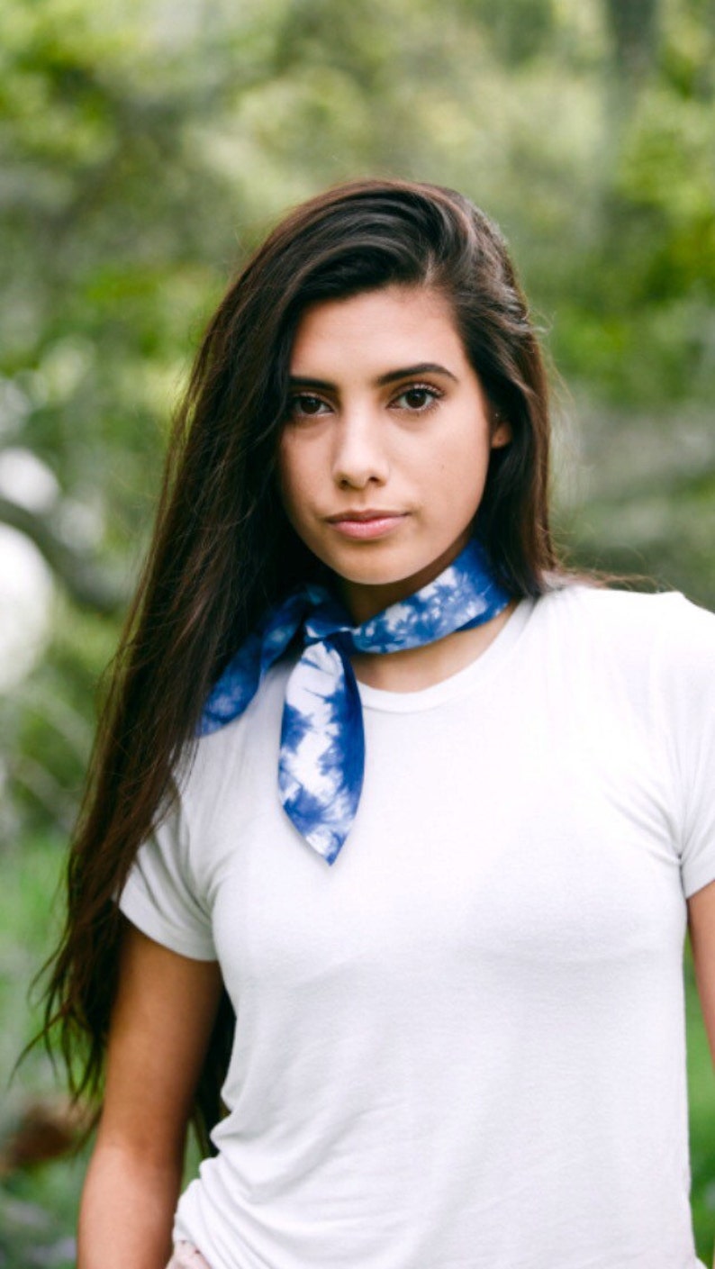 Indigo Shibori Bandana // Scarf // Hankerchief image 2