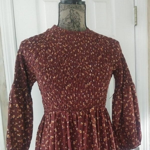 Floral Elegance Brown Pull-Over Dress with Shirring and Elastic Accents / Size S