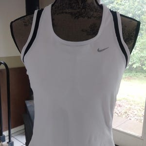 Vintage Nike White Racerback Tank Top Women’s Size L | Built-in Bra Athletic Sportswear Gym Running Yoga Tennis Fitness Top