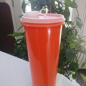 Vintage Tupperware Pitcher Jug Tumbler Canister Orange Flip Top Lid #262-9 ~ 8.5" tall