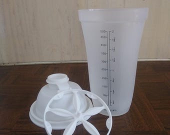 Unbranded White 2-Cup Measuring Shaker