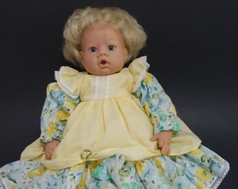 Boneca Lee Middleton 2000 da Reva 13" // Boneca bebê loira de olhos azuis com chupeta