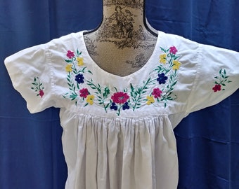 Samantha Scott's Embroidered Mexican-Style Peasant Huipil / Size S