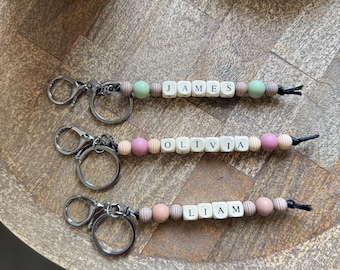 Étiquette de sac à dos personnalisée Accessoires de sac Nom Porte-clés en perles Charme pour sac à langer Étiquette pour sacs à dos Porte-clés en perles personnalisé