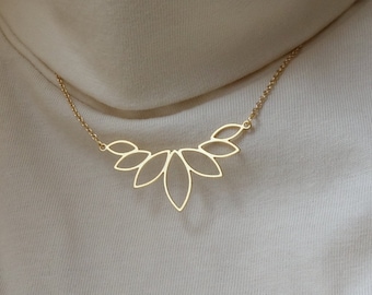 Collier Lotus