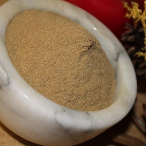Mugwort Herb Powder - Appalachian Mountains Wild Harvest