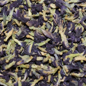 May include: Dried blue butterfly pea flowers, also known as blue pea flowers, are a natural food coloring and herbal tea ingredient. The flowers are a vibrant blue color and have a slightly sweet taste.